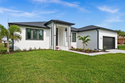 House in Rotonda, Florida 4 bedrooms, 265.42 sq.m. № 1361469 - photo 7