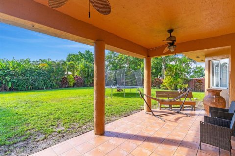 Купить виллу или дом в Хомстед, Флорида 3 спальни, 188.87м2, № 1941959 - фото 24