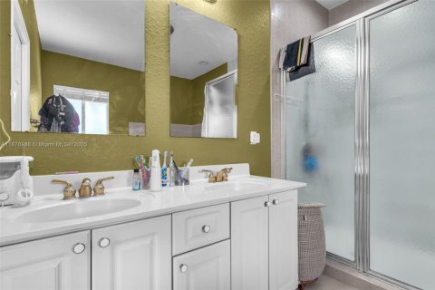 Купить виллу или дом в Хомстед, Флорида 3 спальни, 188.87м2, № 1941959 - фото 22