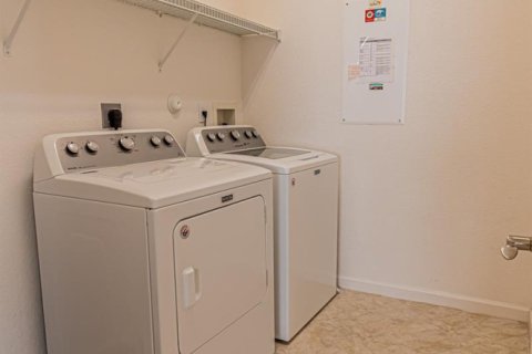 Купить виллу или дом в Порт-Сент-Луси, Флорида 9 комнат, 200.67м2, № 2078391 - фото 18