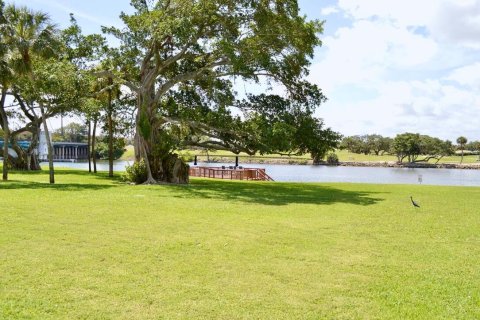 Condo in North Palm Beach, Florida, 2 bedrooms  № 1079597 - photo 1