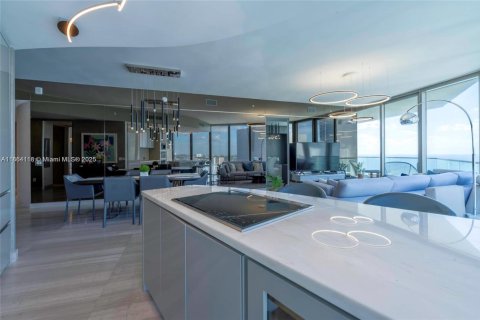 Copropriété à louer à Sunny Isles Beach, Floride: 2 chambres, 151.8 m2 № 2013534 - photo 18