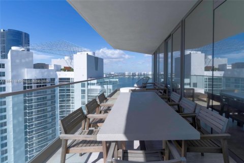 Copropriété à louer à Sunny Isles Beach, Floride: 2 chambres, 151.8 m2 № 2013534 - photo 4