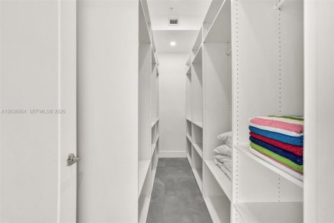 Снять в аренду квартиру в Форт-Лодердейл, Флорида 3 спальни, 158.58м2, № 2085500 - фото 15