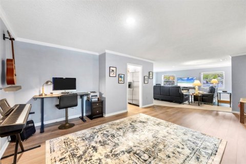 Condo in Saint Petersburg, Florida, 2 bedrooms  № 2396207 - photo 9