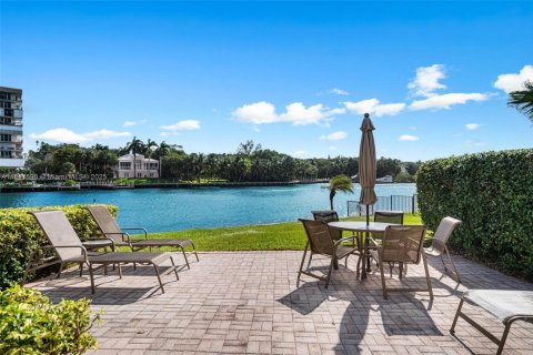Condominio en venta en Lighthouse Point, Florida, 1 dormitorio, 83.61 m2 № 1847695 - foto 25