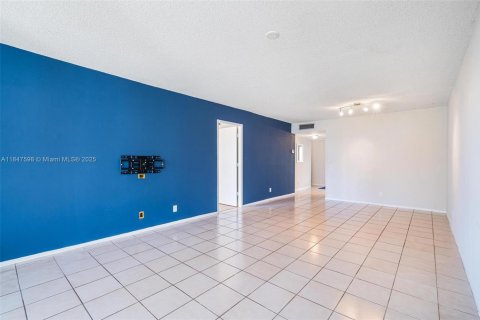 Condominio en venta en Lighthouse Point, Florida, 1 dormitorio, 83.61 m2 № 1847695 - foto 5