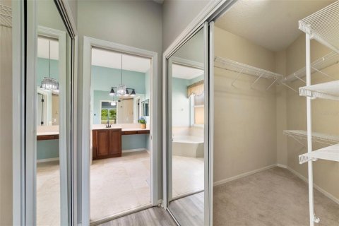 Villa ou maison à vendre à Orlando, Floride: 4 chambres, 311.69 m2 № 2414945 - photo 16