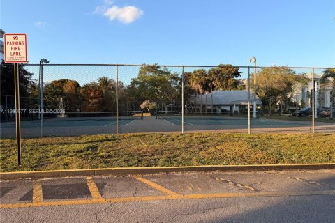 Снять в аренду кондоминиум в Плантация, Флорида 2 спальни, 98.2м2, № 1988909 - фото 20