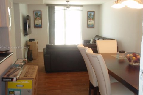 Condo in Miami Beach, Florida, 1 bedroom № 1818369 - photo 8