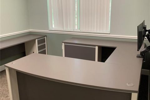 Propiedad comercial en alquiler en Bradenton, Florida, 88.72 m2 № 1525231 - foto 3