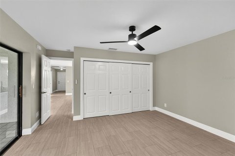 Commercial property in Cape Coral, Florida 4 bedrooms, 207.08 sq.m. № 2411612 - photo 30
