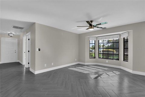 Commercial property in Cape Coral, Florida 4 bedrooms, 207.08 sq.m. № 2411612 - photo 7