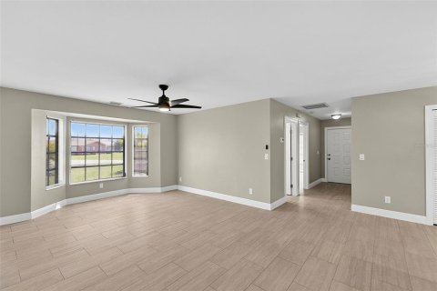 Commercial property in Cape Coral, Florida 4 bedrooms, 207.08 sq.m. № 2411612 - photo 26
