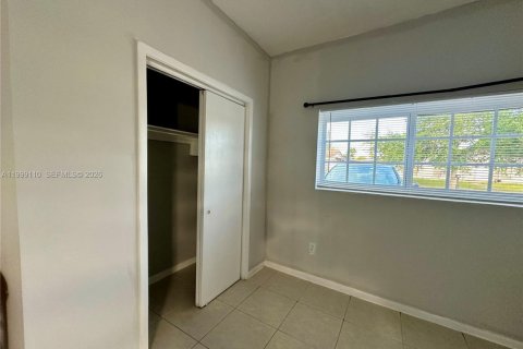 Immobilier commercial à louer à Cutler Bay, Floride: 1 chambre, 37.16 m2 № 2061003 - photo 7