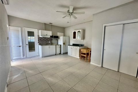 Immobilier commercial à louer à Cutler Bay, Floride: 1 chambre, 37.16 m2 № 2061003 - photo 9