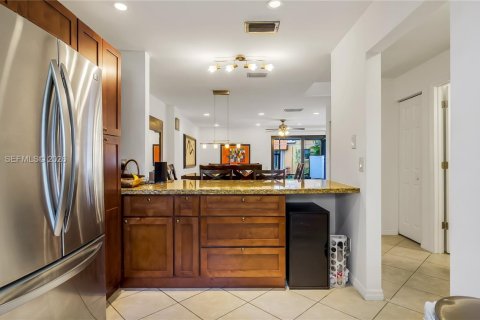 Touwnhouse à vendre à Pembroke Pines, Floride: 3 chambres, 136.75 m2 № 2249440 - photo 9