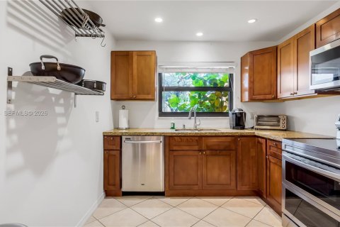 Touwnhouse à vendre à Pembroke Pines, Floride: 3 chambres, 136.75 m2 № 2249440 - photo 8