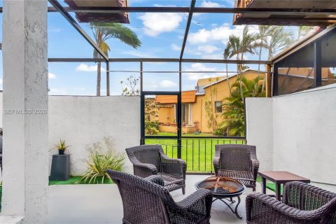 Touwnhouse à vendre à Pembroke Pines, Floride: 3 chambres, 136.75 m2 № 2249440 - photo 16
