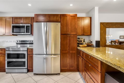 Touwnhouse à vendre à Pembroke Pines, Floride: 3 chambres, 136.75 m2 № 2249440 - photo 7