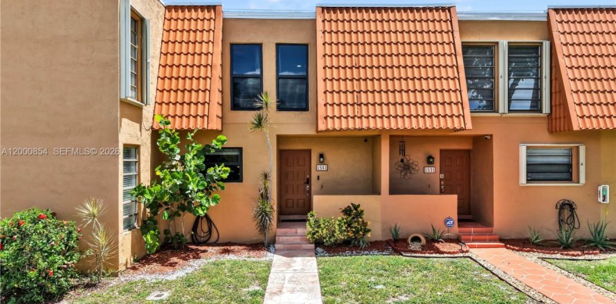Touwnhouse à Pembroke Pines, Floride 3 chambres, 136.75 m2 № 2249440