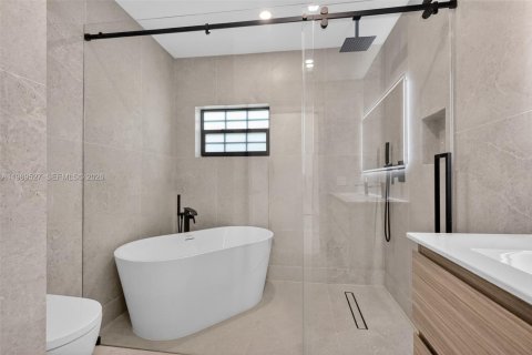 Villa ou maison à louer à Hallandale Beach, Floride: 5 chambres, 277.59 m2 № 2059316 - photo 26
