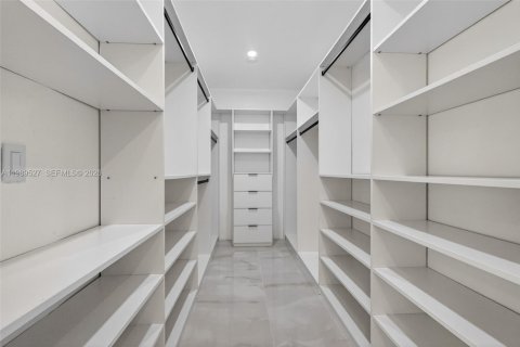 Villa ou maison à louer à Hallandale Beach, Floride: 5 chambres, 277.59 m2 № 2059316 - photo 22