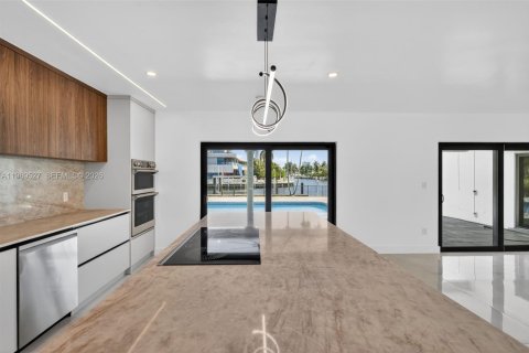 Villa ou maison à louer à Hallandale Beach, Floride: 5 chambres, 277.59 m2 № 2059316 - photo 11