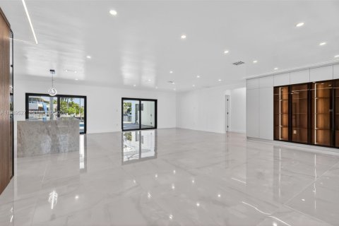 Villa ou maison à louer à Hallandale Beach, Floride: 5 chambres, 277.59 m2 № 2059316 - photo 3