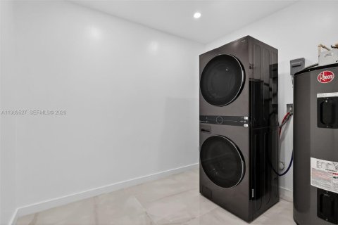 Villa ou maison à louer à Hallandale Beach, Floride: 5 chambres, 277.59 m2 № 2059316 - photo 29