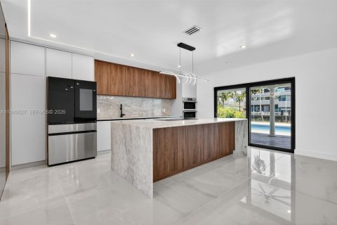 Villa ou maison à louer à Hallandale Beach, Floride: 5 chambres, 277.59 m2 № 2059316 - photo 9