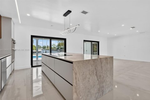 Villa ou maison à louer à Hallandale Beach, Floride: 5 chambres, 277.59 m2 № 2059316 - photo 12