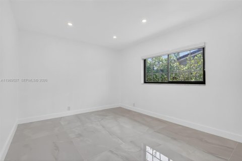 Villa ou maison à louer à Hallandale Beach, Floride: 5 chambres, 277.59 m2 № 2059316 - photo 27