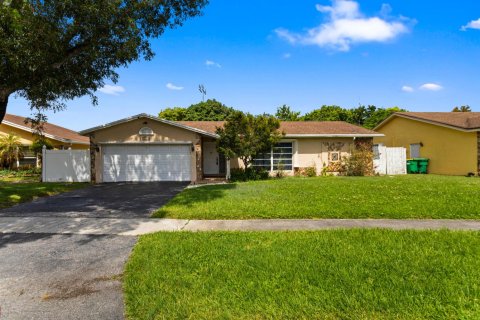 Casa en Lauderhill, Florida 4 dormitorios, 167.6 m2 № 2309671