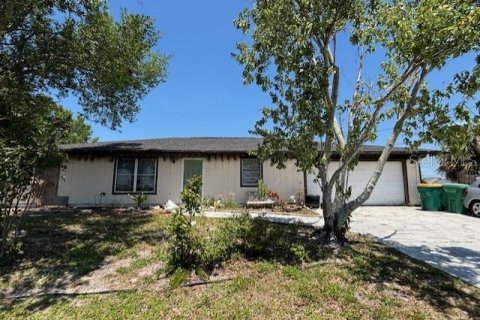 Casa en venta en Port Charlotte, Florida, 3 dormitorios, 196.02 m2 № 1824515 - foto 1