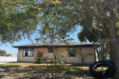 Casa en venta en Port Charlotte, Florida, 3 dormitorios, 196.02 m2 № 1824515 - foto 4