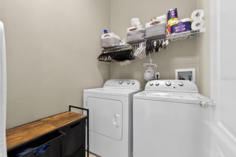 Condo in Sanford, Florida, 2 bedrooms  № 2091711 - photo 11