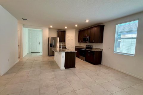 Villa ou maison à louer à Winter Haven, Floride: 3 chambres, 161.09 m2 № 2431138 - photo 3