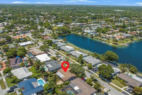 House in Cutler Bay, Florida 3 bedrooms, 131.36 sq.m. № 1859206 - photo 30