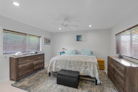 House in Cutler Bay, Florida 3 bedrooms, 131.36 sq.m. № 1859206 - photo 12