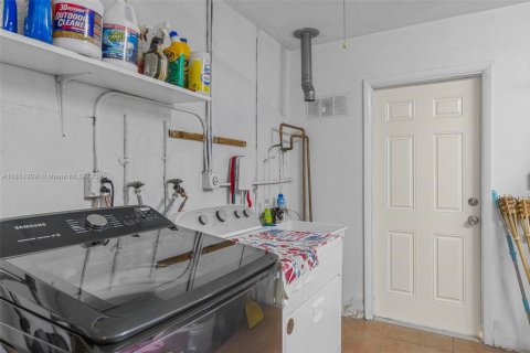 House in Cutler Bay, Florida 3 bedrooms, 131.36 sq.m. № 1859206 - photo 18