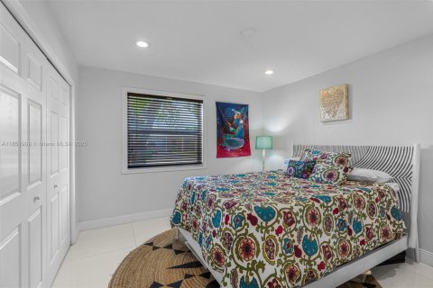 House in Cutler Bay, Florida 3 bedrooms, 131.36 sq.m. № 1859206 - photo 15