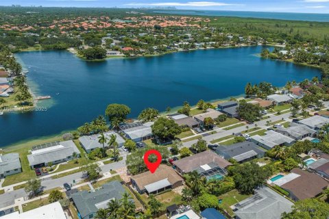 House in Cutler Bay, Florida 3 bedrooms, 131.36 sq.m. № 1859206 - photo 29