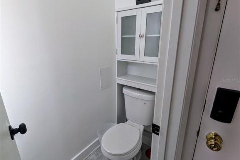 Touwnhouse à louer à Tampa, Floride: 3 chambres, 147.53 m2 № 2431883 - photo 9