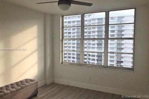 Copropriété à vendre à Miami Beach, Floride: 2 chambres, 110.55 m2 № 1893033 - photo 11