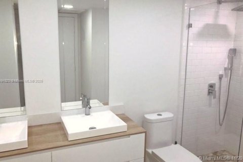 Copropriété à vendre à Miami Beach, Floride: 2 chambres, 110.55 m2 № 1893033 - photo 17