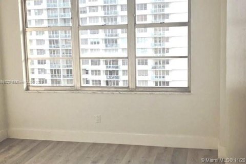 Copropriété à vendre à Miami Beach, Floride: 2 chambres, 110.55 m2 № 1893033 - photo 10