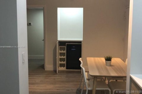 Copropriété à vendre à Miami Beach, Floride: 2 chambres, 110.55 m2 № 1893033 - photo 21