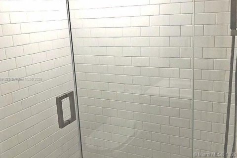 Copropriété à vendre à Miami Beach, Floride: 2 chambres, 110.55 m2 № 1893033 - photo 13