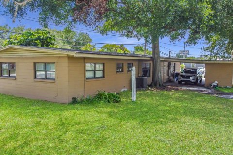 House in Sanford, Florida 3 bedrooms, 163.32 sq.m. № 1841412 - photo 2